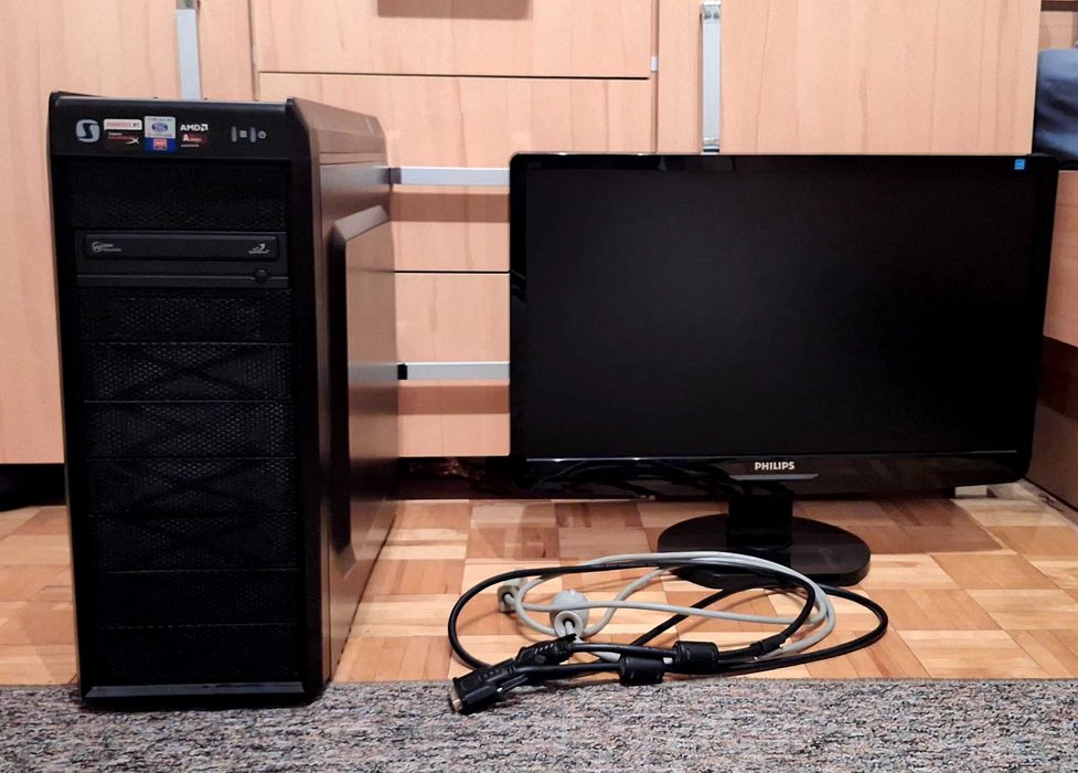 Sprzedam komputer gamingowy z monitorem