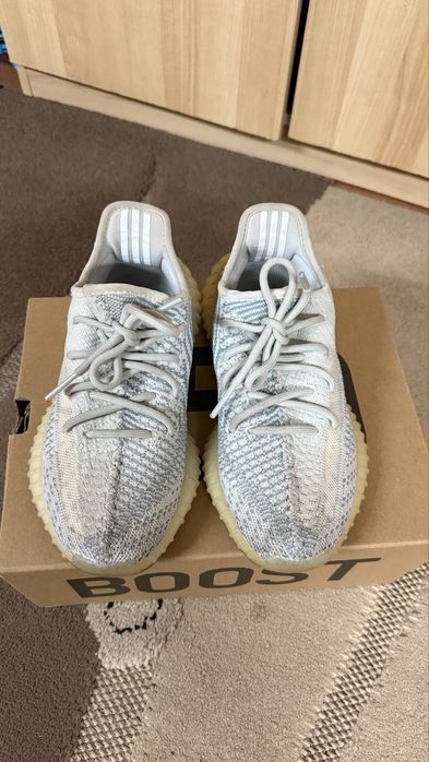 YEEZY boost 350 v2 cloud white