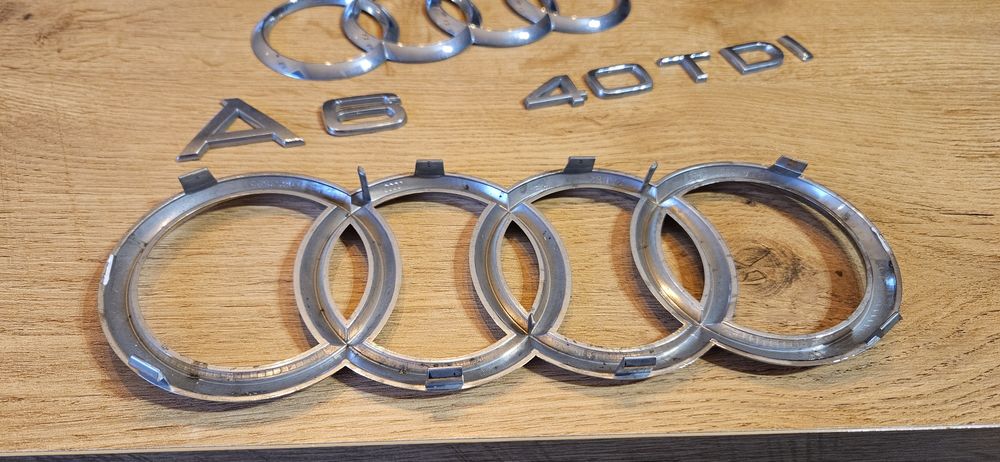 EMBLEMATY  logo  audi A6 c8 RINGI  A6 chrom zestaw