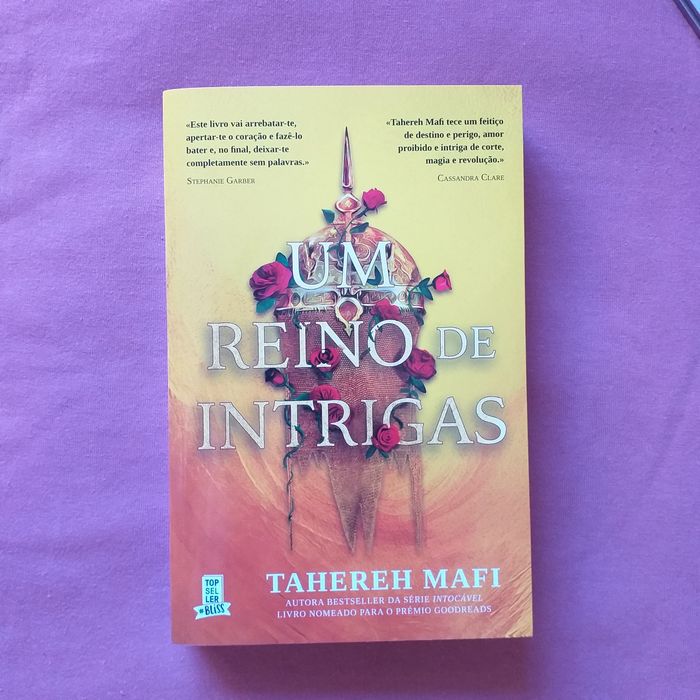 Vários livros (romance, ya, fantasia, nora roberts, )