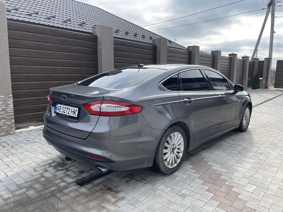 Ford Fusion PHEV