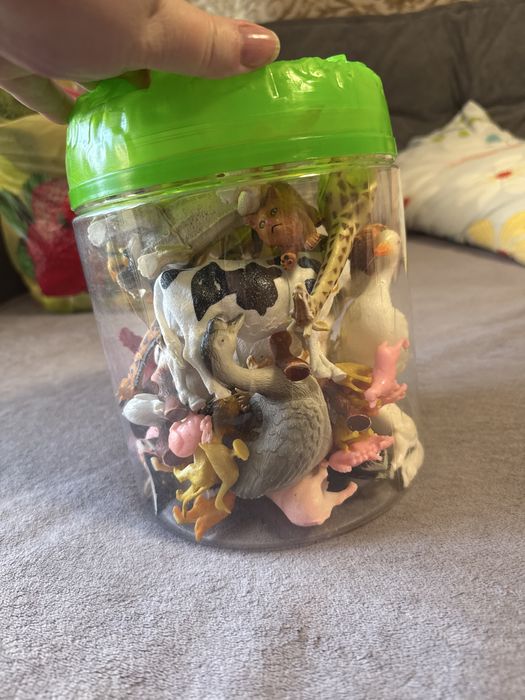 Набор фигурок животных.