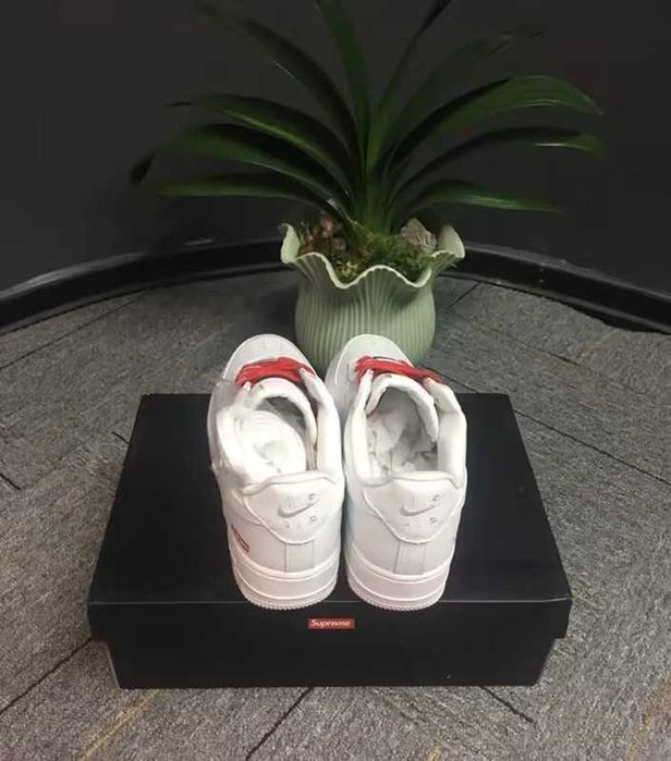 Air Force 1 Low Supreme Biały r.38