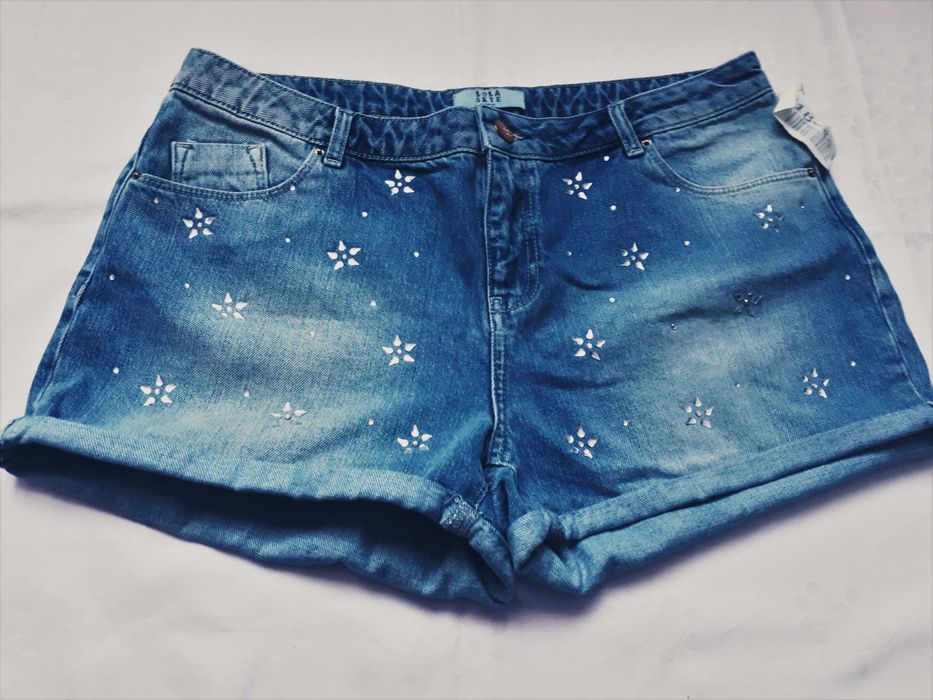 Dorothy Perkins Nowe spodenki z aplikacjami Lola Skye 44