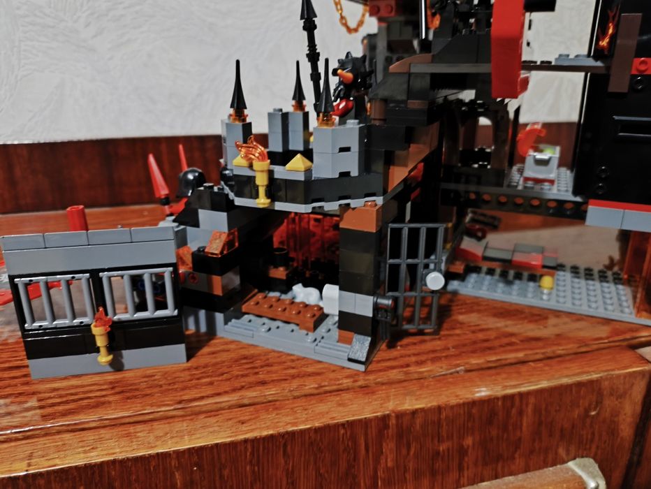 Конструктор Lego Nexo Knights 70323 Jestro's Volcano lair.
На 1186 дет