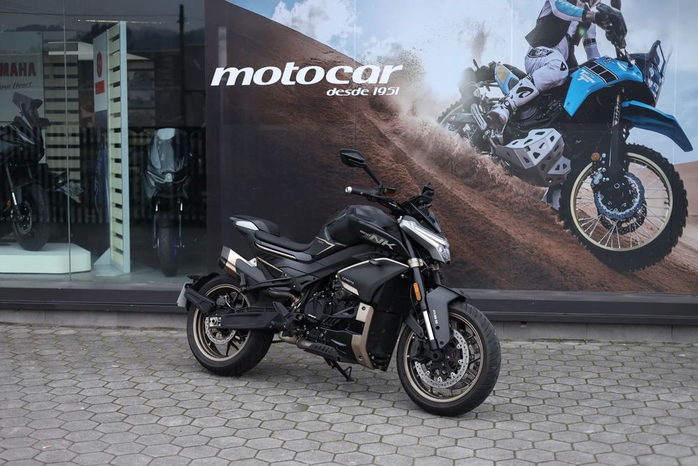 CF Moto 800NK