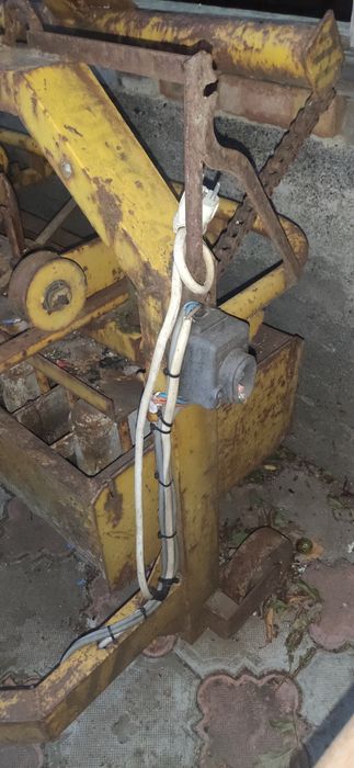 Станок для виготовлення шлакоблоків