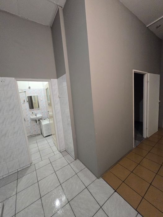 Lokal kosmetyczny * zaplecze sanitarne * centrum miasta * klimatyzacja
