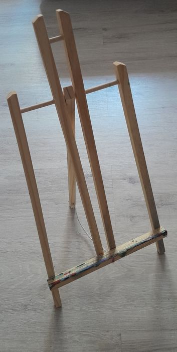 Oddam za darmo drewnianą sztalugę malarską
