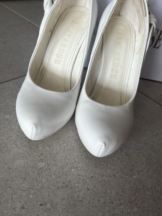 Туфли белые 37 размер Satardse