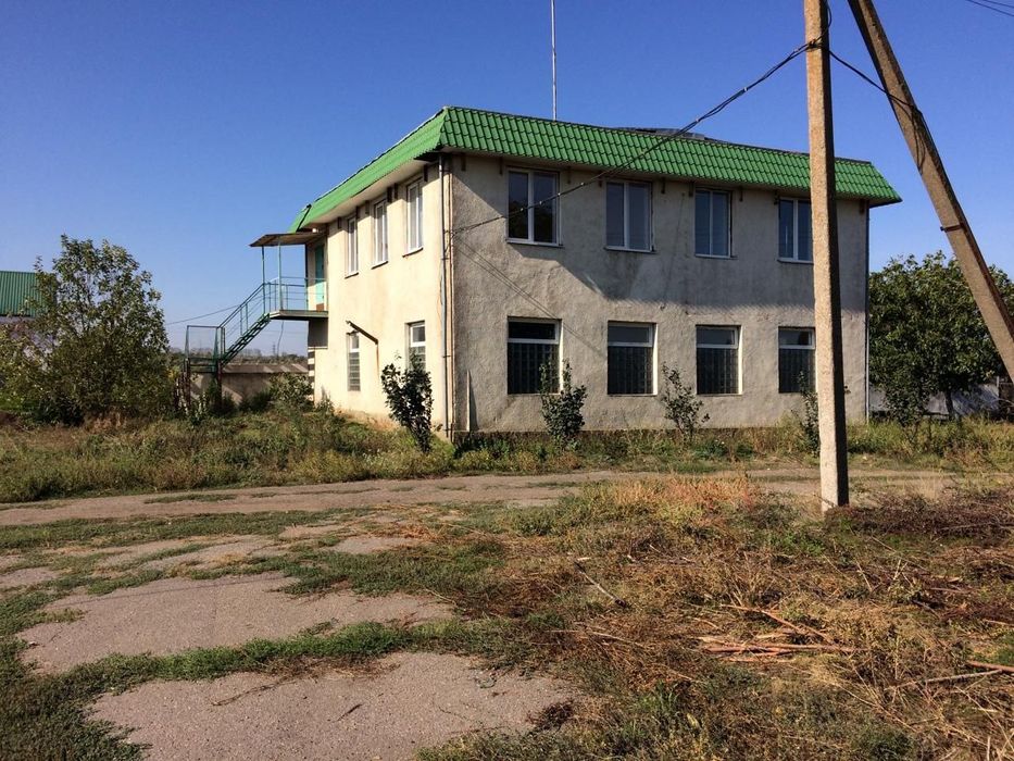 Продам производство:бывший консервний завод 4 га земли,2500м2 цех,офис