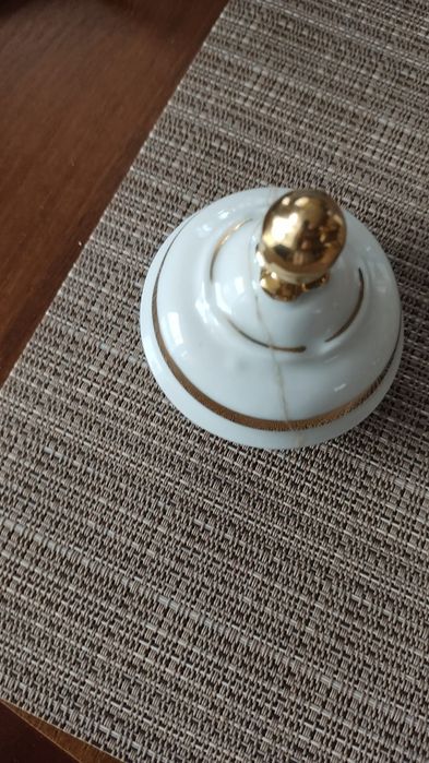 Porcelana biała ze złotem Wawel