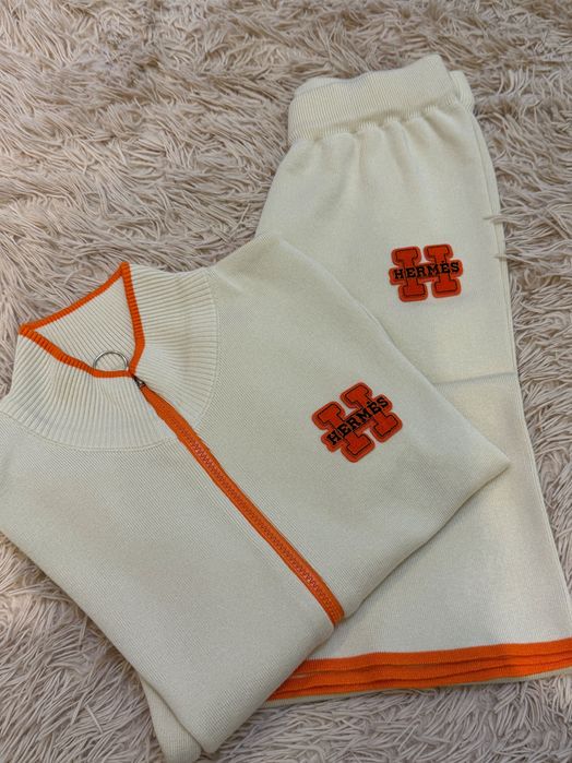 Костюм у стилі Hermes - must have цього сезону.Стильний та преміальний