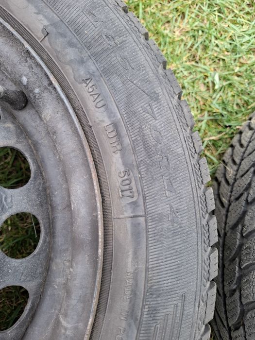 Felgi stalowe 14" 4x100 z oponami zimowymi