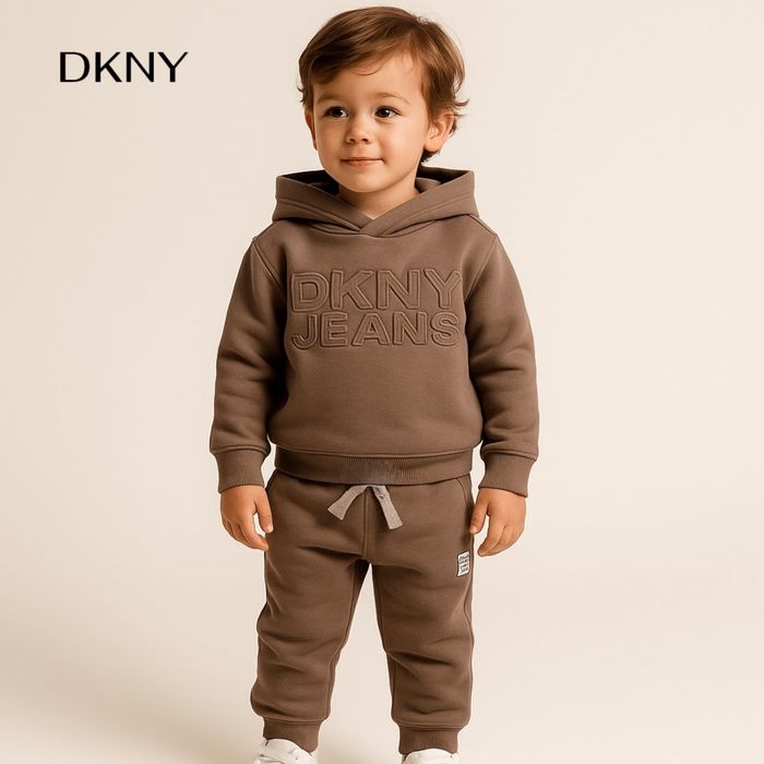 Костюм dkny як новий