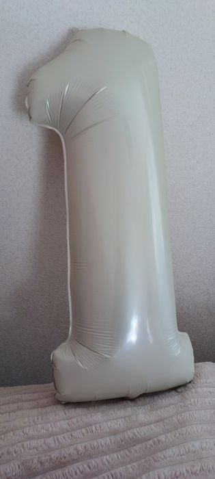 На 1 рік повітряна кулька ,цифра 1