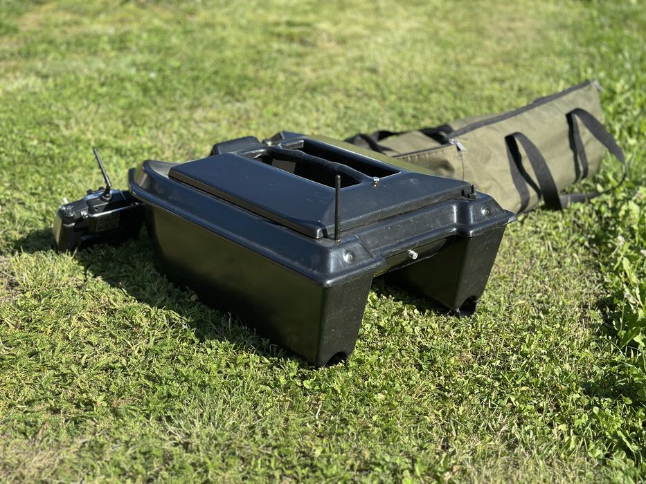 Łódka zanętowa Fischfeeder Profesional GPS Autopilot Toslon