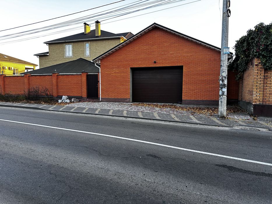 Оренда фасадного приміщення 155 м² (окрема будівля, трафік)