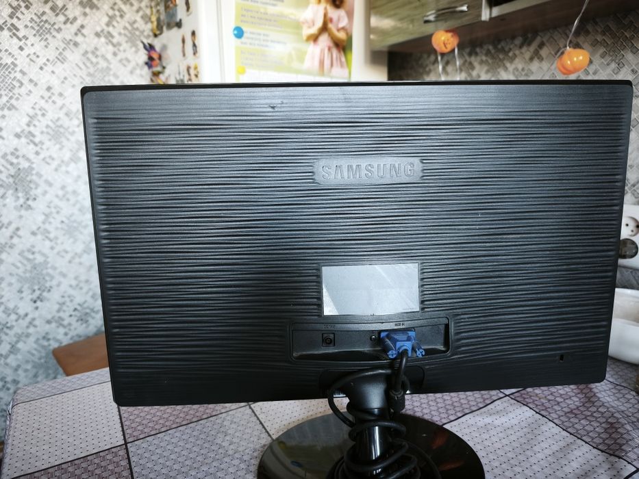 Монітор samsung , майже новий