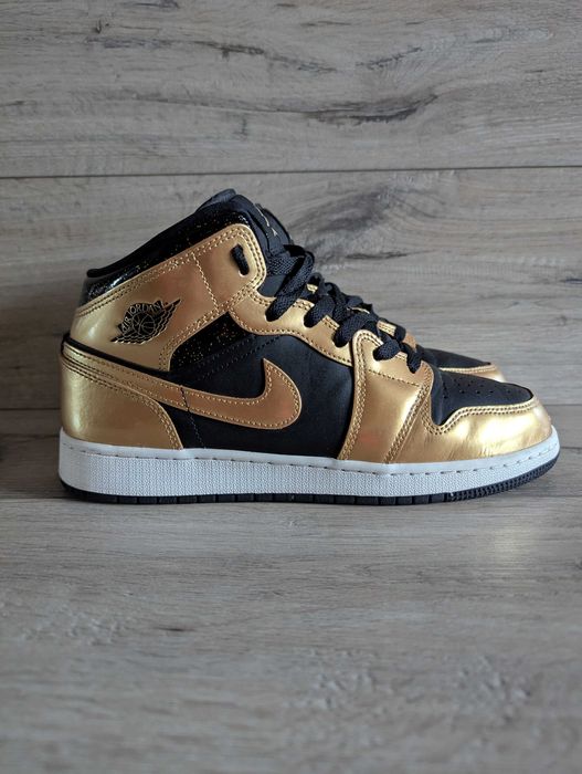 Кроссовки кожаные унисекс б/у Nike Air Jordan 1 Mid SE 40 р 25 см