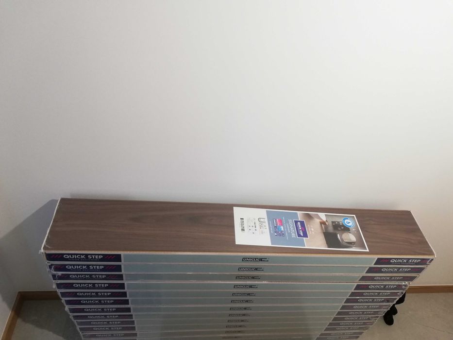 OKAZJA !!! Nowe Panele podłogowe Quick-Step 4761 Elegancki Orzech 34m2