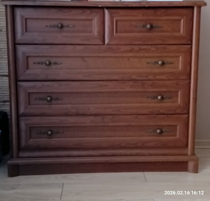 Zestaw mebli do salonu komoda i witryna