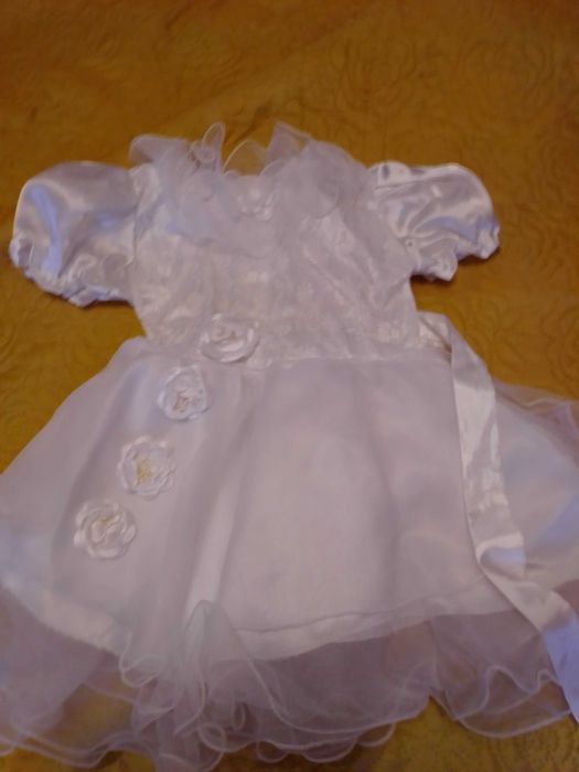 нарядні плаття для дівчат