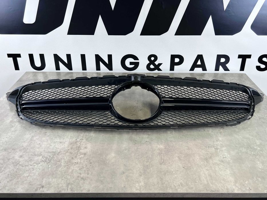 Решітка радіатора ( під камеру )  AMG  Mercedes Benz ( C-Class W205 )