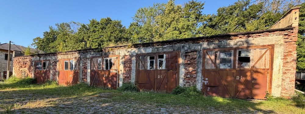 Виробничо-складський комплекс 533 м² на ділянці 1,25 га (м. Кіцмань)