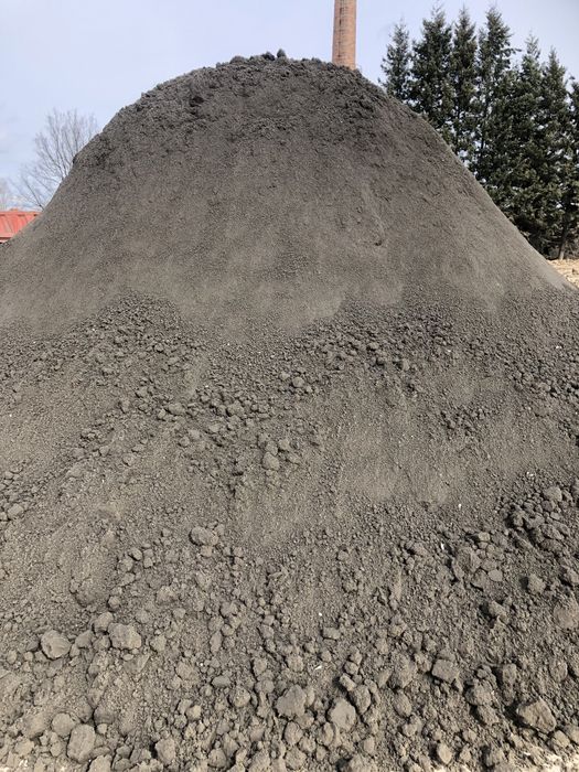 Żwir kamyczek piasek czarnoziem