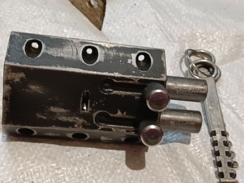 Ножи к наст.деревообрабат.станку Замки вредные разные