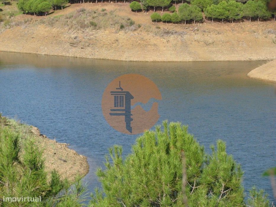 Terreno Rústico Com 10.480 M2 Junto A Barragem Do Beliche - Alcaria...