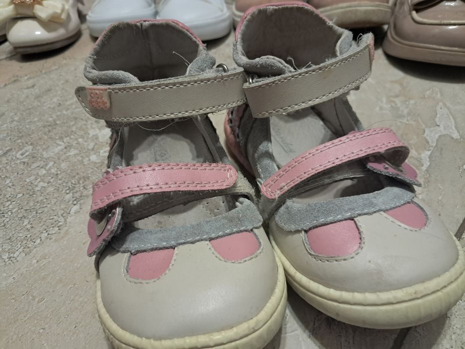 Дитяче взуття різне