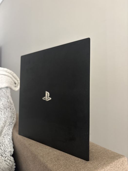 PS4 Pro 1TB + Comando + Cabos | Bom Estado