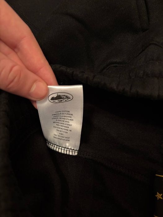 Шорти Corteiz в кольорах чорний та сірий