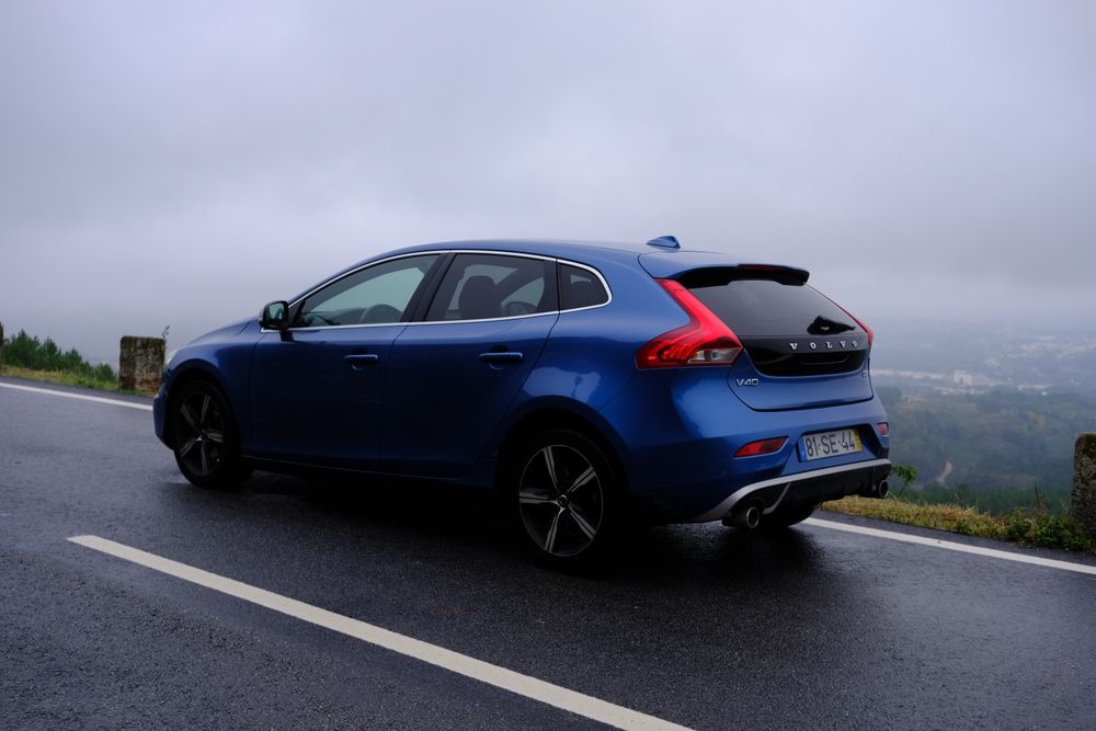 Volvo V40 D2 R-Design — fotografia 3