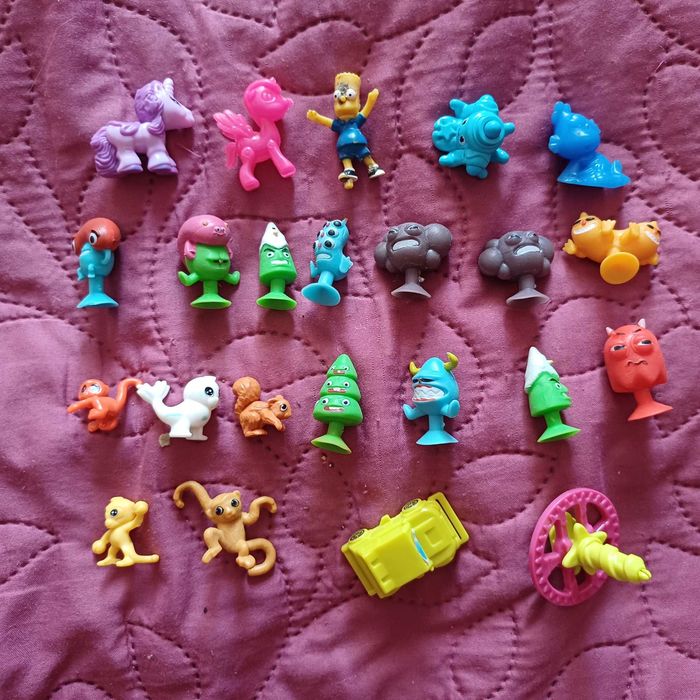 Игрушки киндер сюрприз, мультики, человечки, фигурки, монстры животные