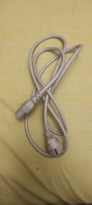 Сетевой шнур для компьютера