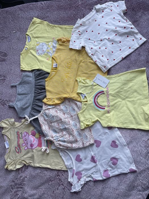 Набір футболочок для дівчинки вік від 3-6м до 18місяців