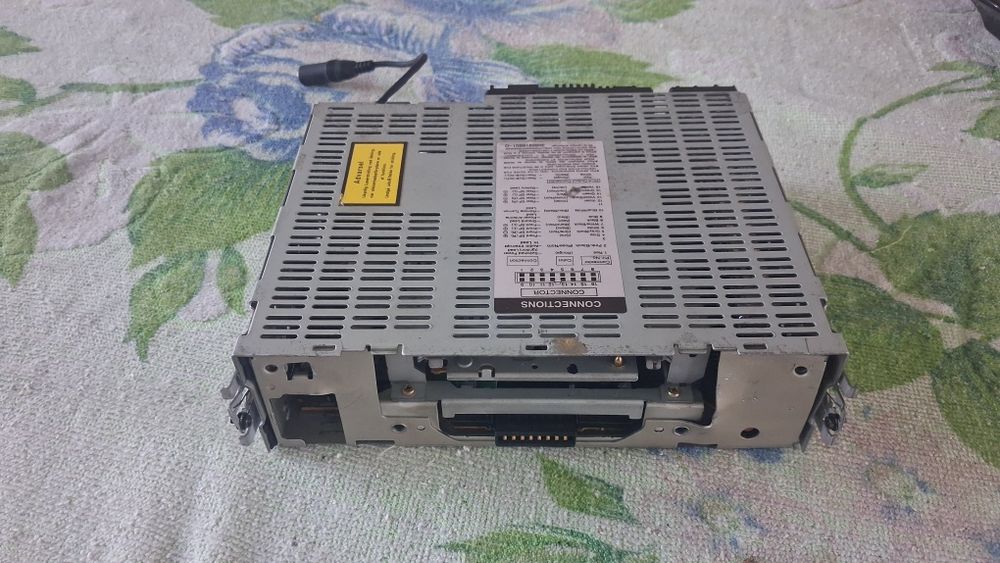 Alpine MDM-7741R без передней крышки