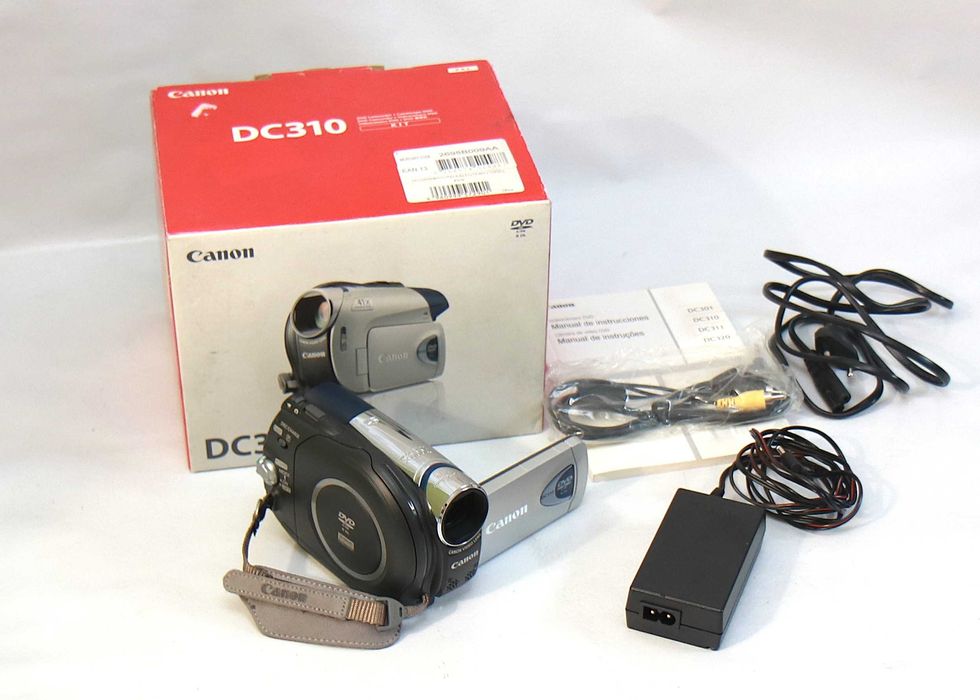 Máquina de filmar Canon DC 310 a funcionar na perfeição