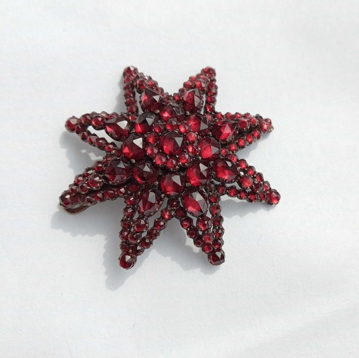 Кулон підвіс Зірочка. Томпак. Натуральний Гранат піроп.