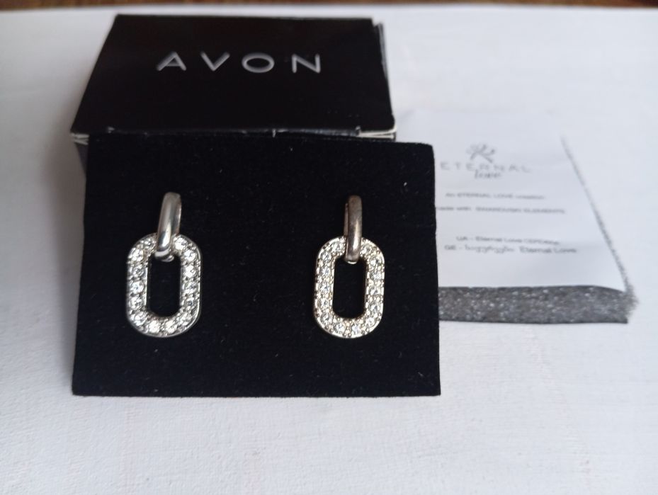 Сережки камнями от Сваровски(эйвон)