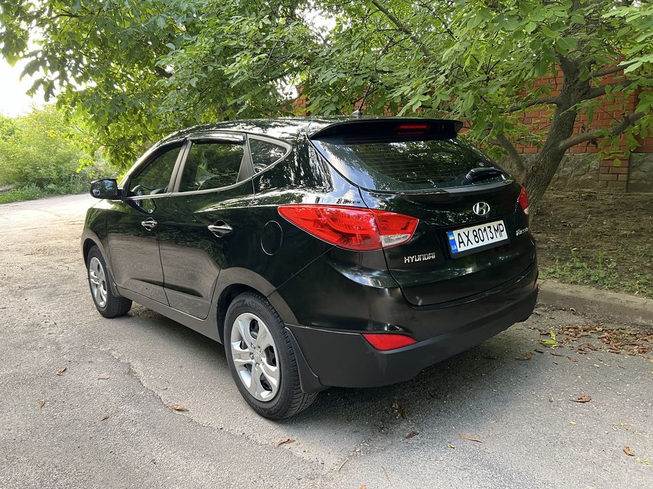 Hyundai  (Tucson ) 2011 2.0 бензин НЕ БИТ !