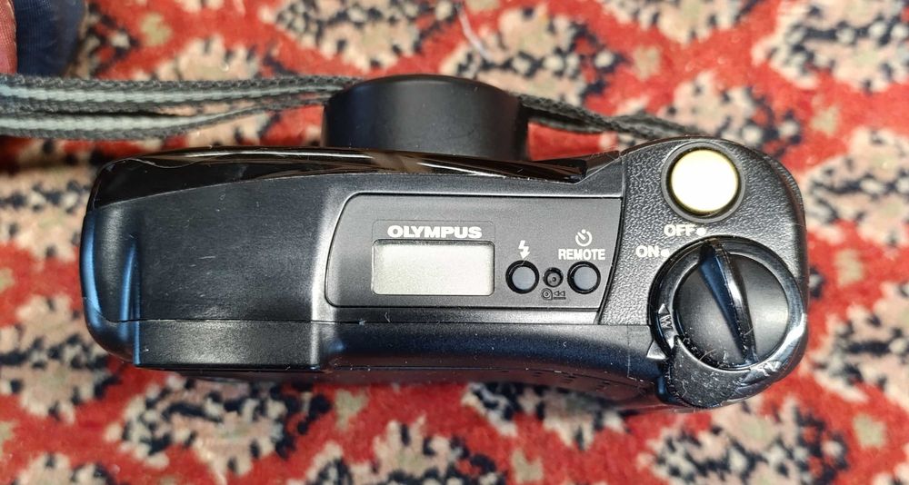 Aparat analogowy Olympus.