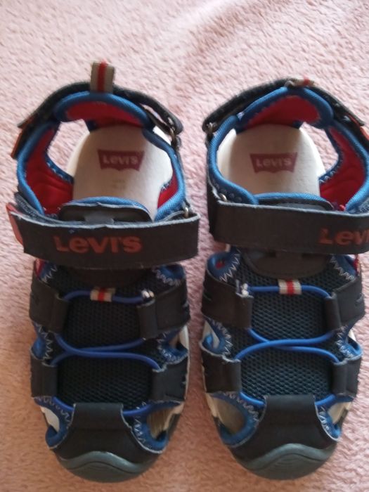 Sandałki firmy Levi's