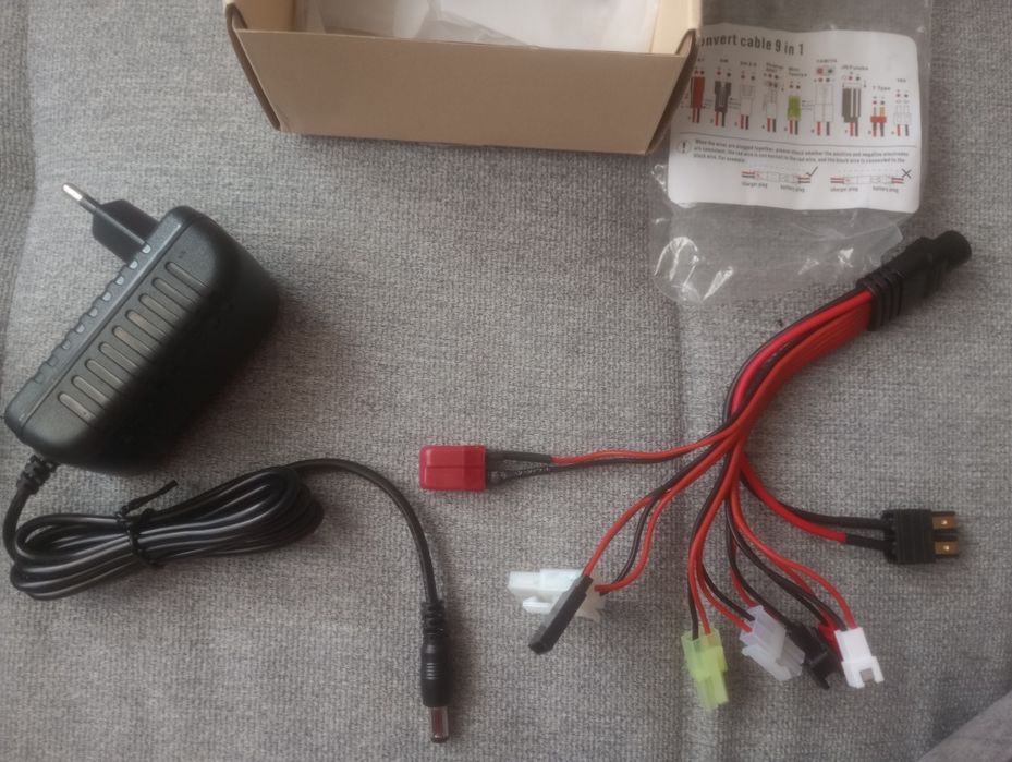 Ładowarka SoulBay RC z 9 uniwersalnymi adapterami