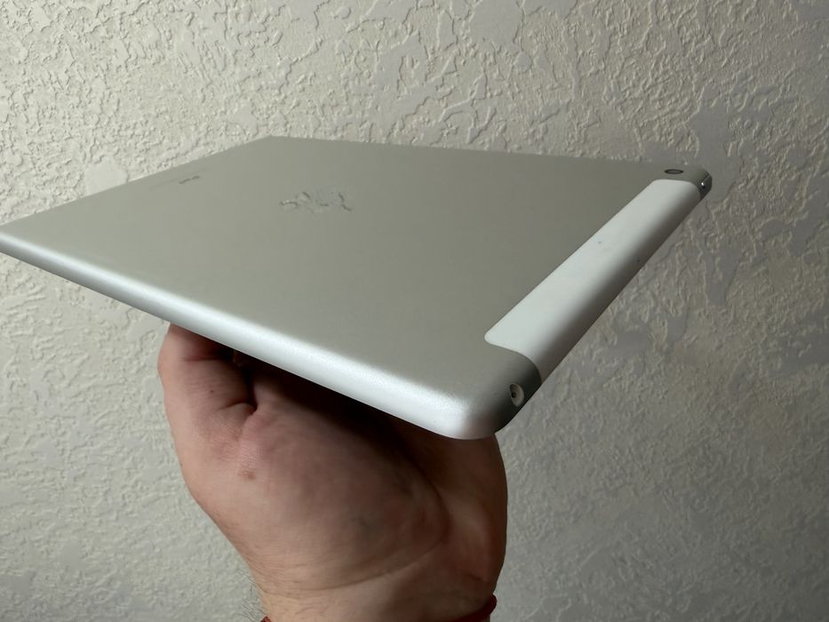 iPad 5 2017 9.7 128Gb WiFi+4G LTE A1823 Silver