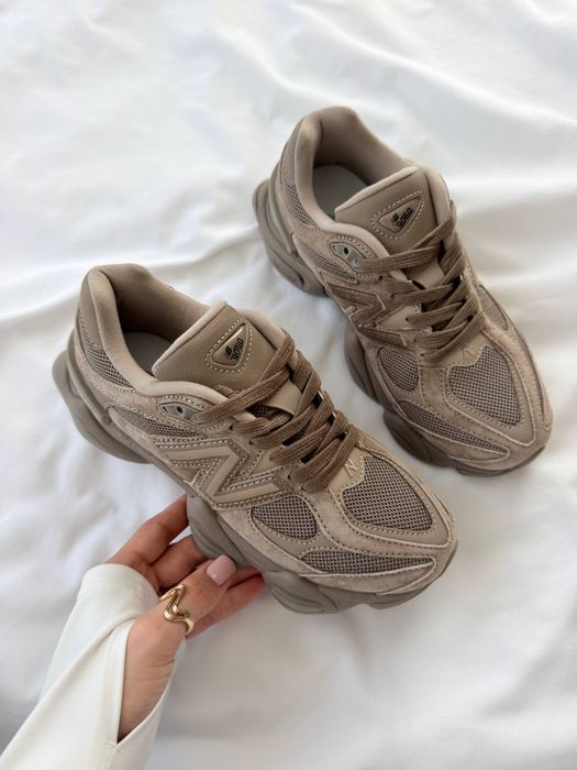 New Balance 9060 brown r39