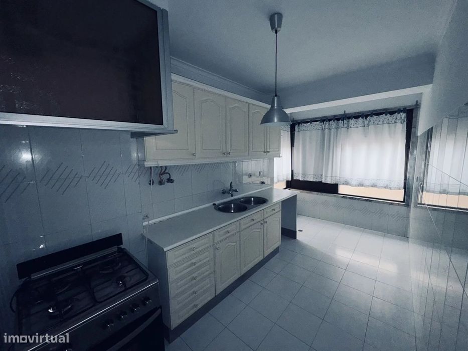 T2 para arrendamento, Queluz